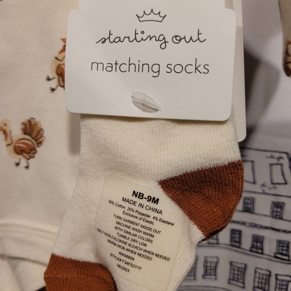 NWT Starting Out 3 Month Thanksgiving Onesie, Pants, Socks, and Bib set - Picture 2 of 7